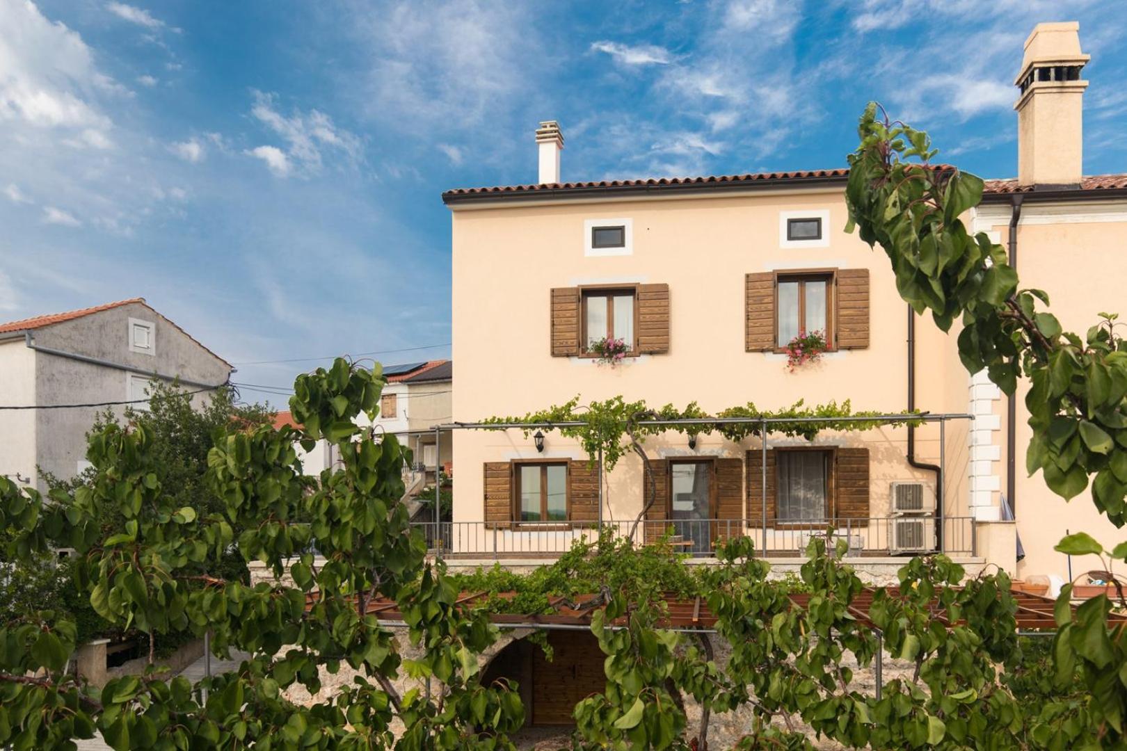 Apartments Gabi Punat Exterior foto
